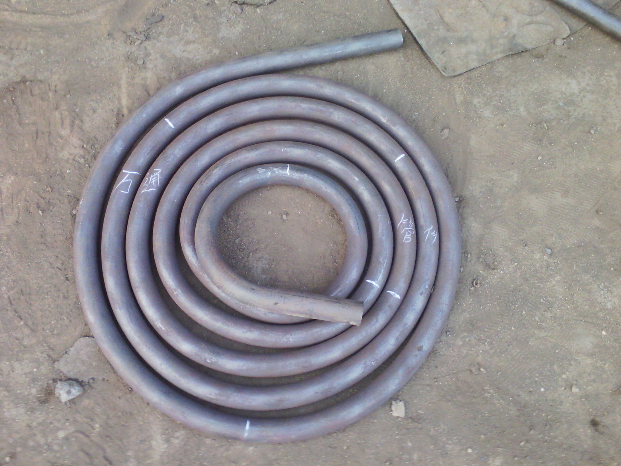 方管弯头厂家直销与矩管弯头加工制作在广告设计中的应用